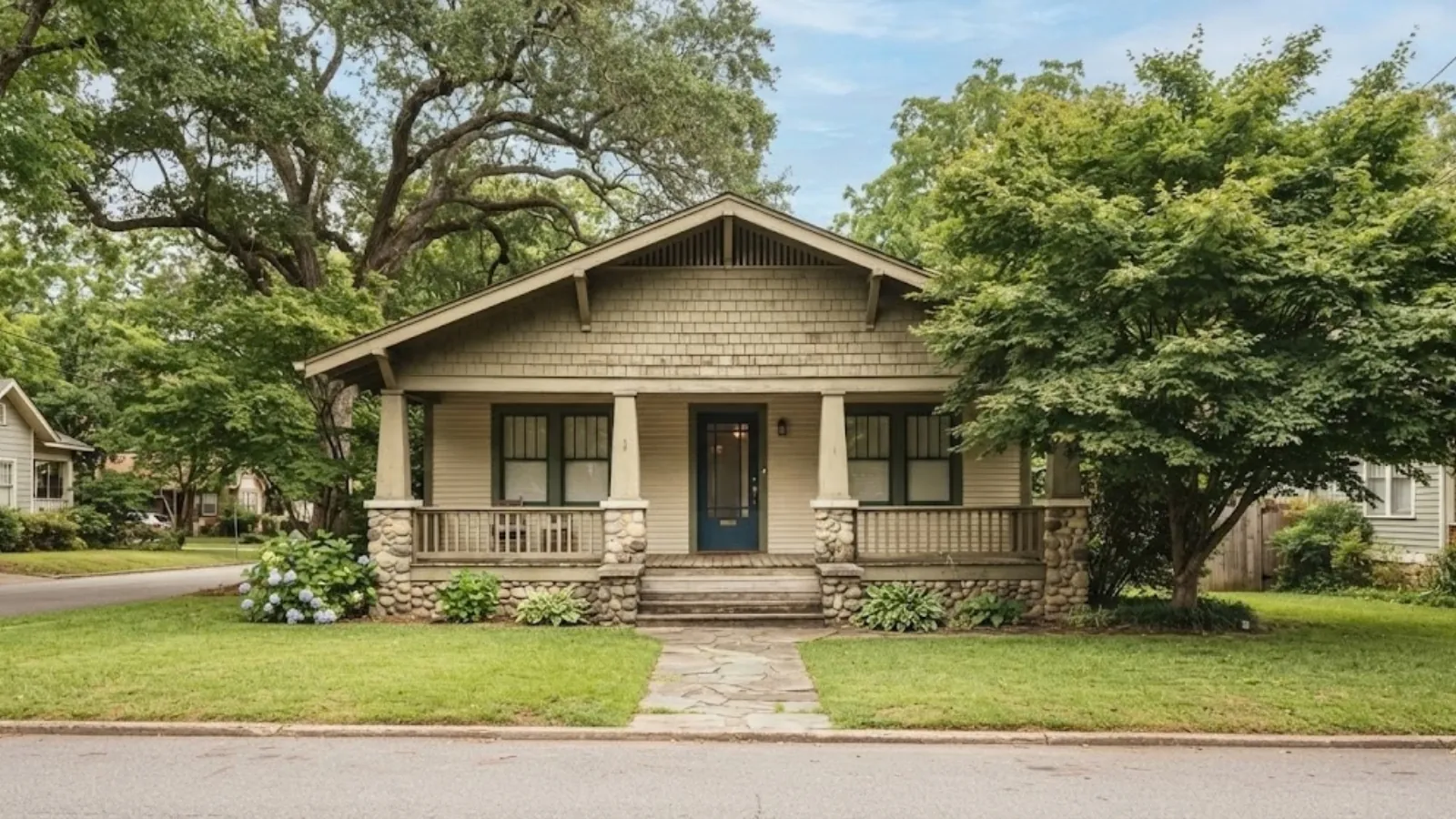 older bungalow style home with a front porch