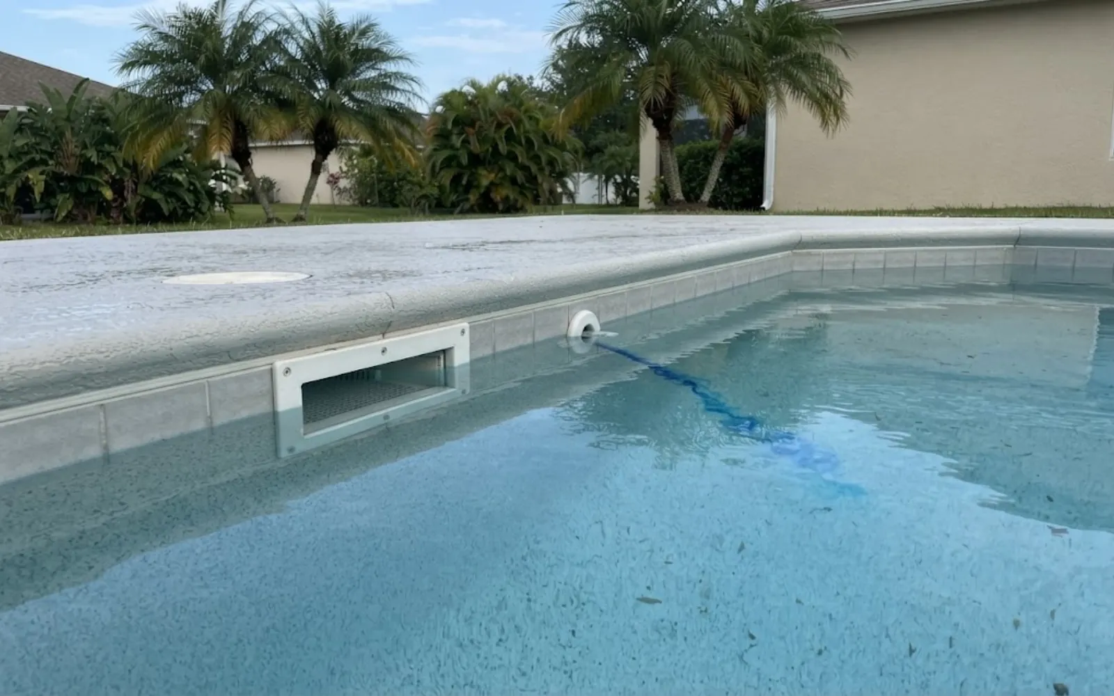 dye test near a pool skimmer to find a leak
